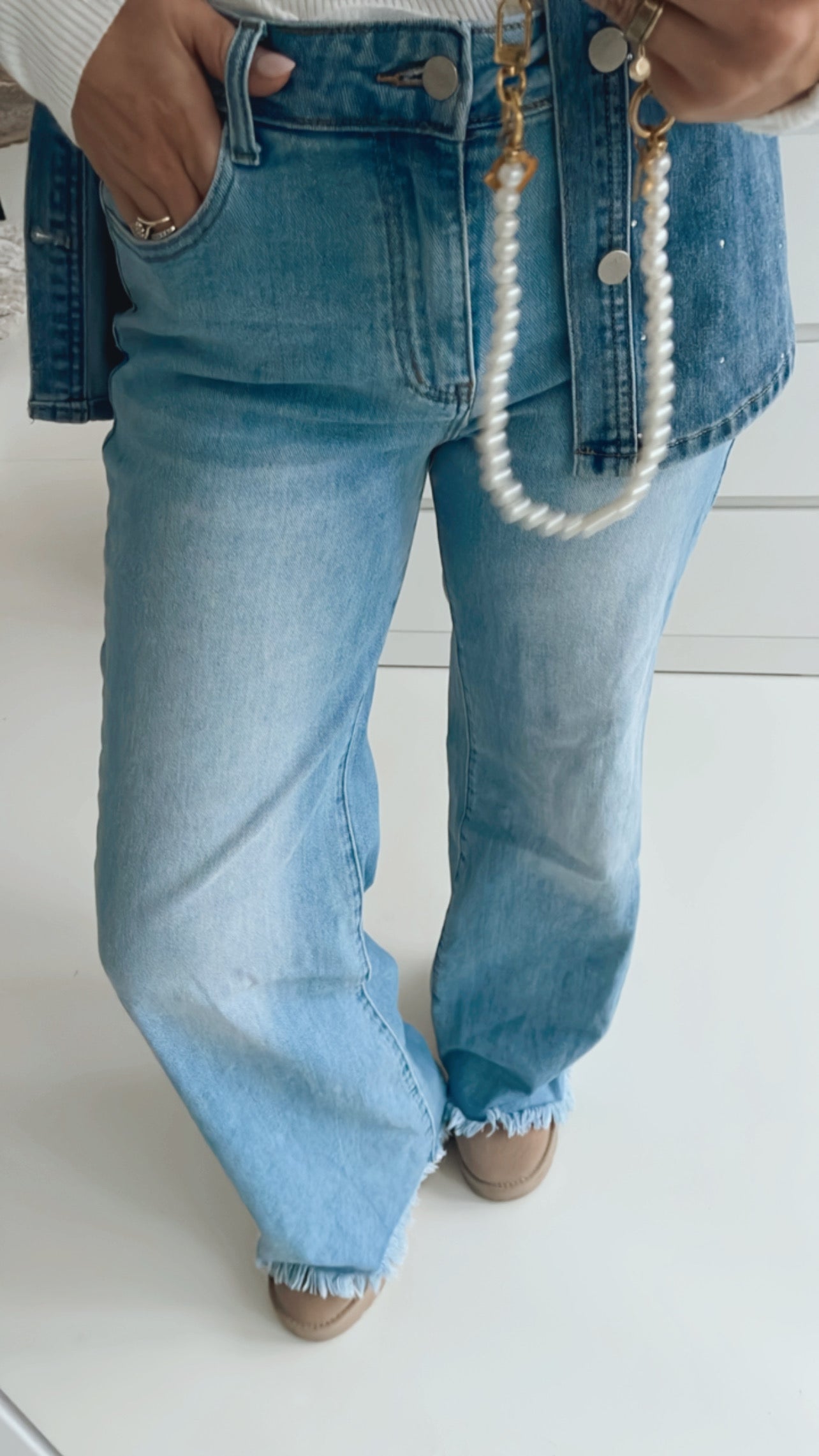 Jeans Loose Leg Fringe