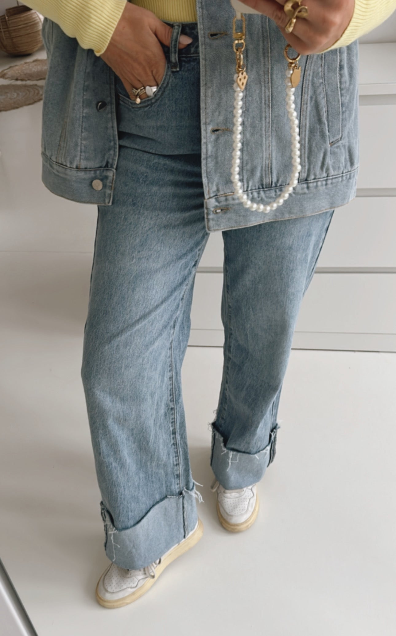 Loose Jeans mit Umschlag