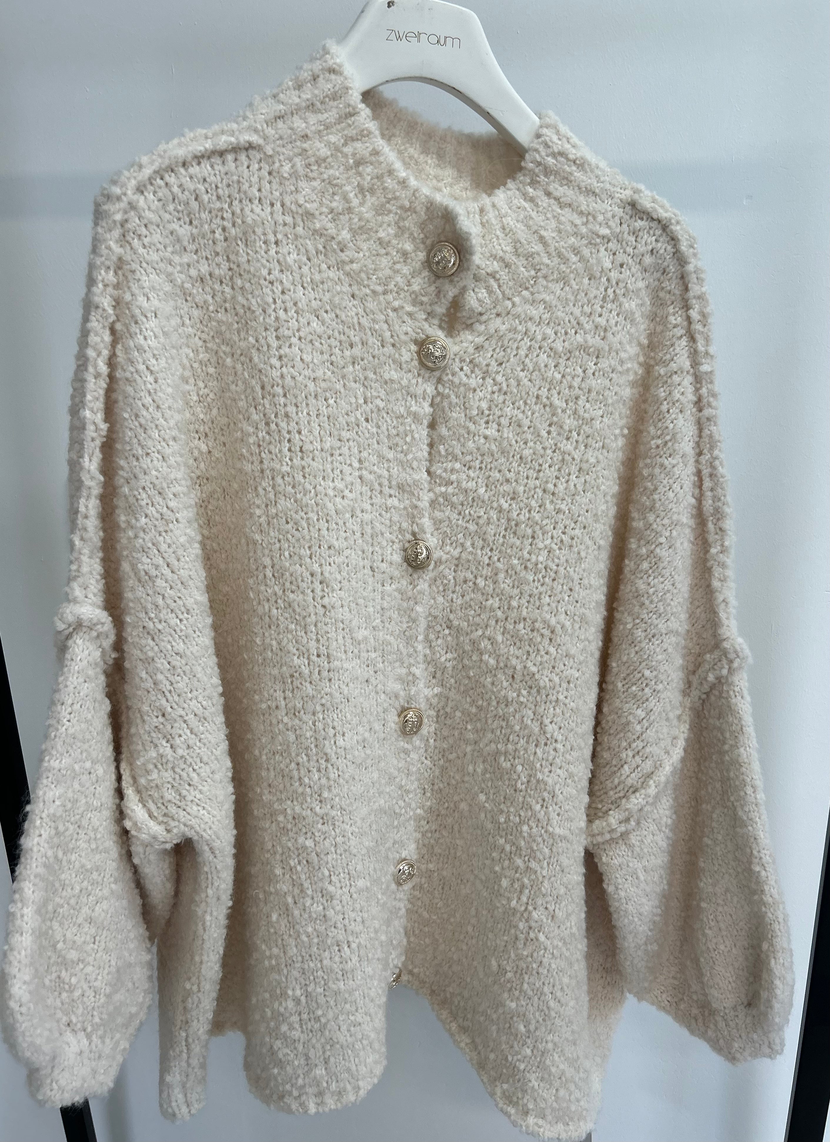 Oversize Strickjacke Button