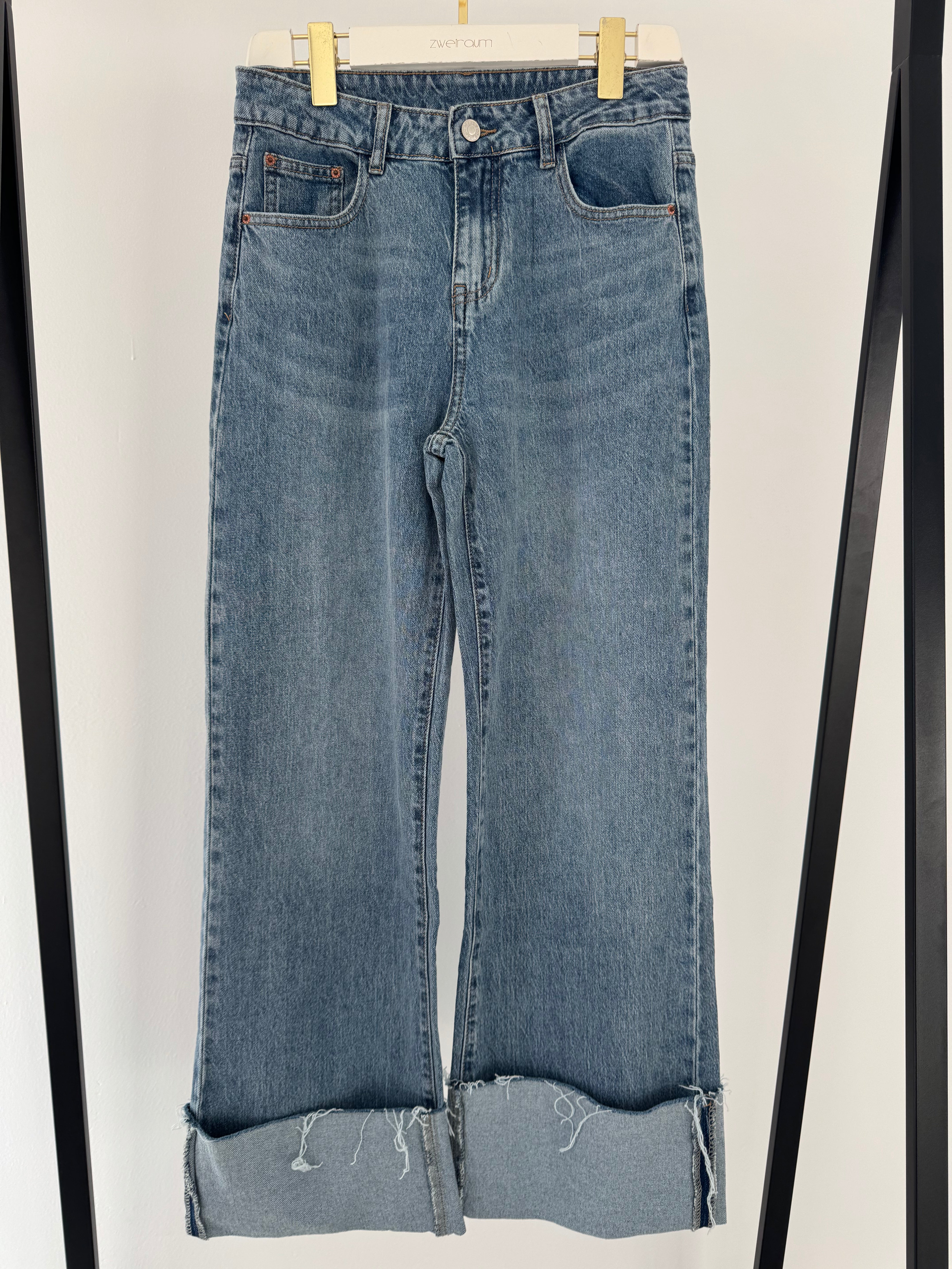 Loose Jeans mit Umschlag