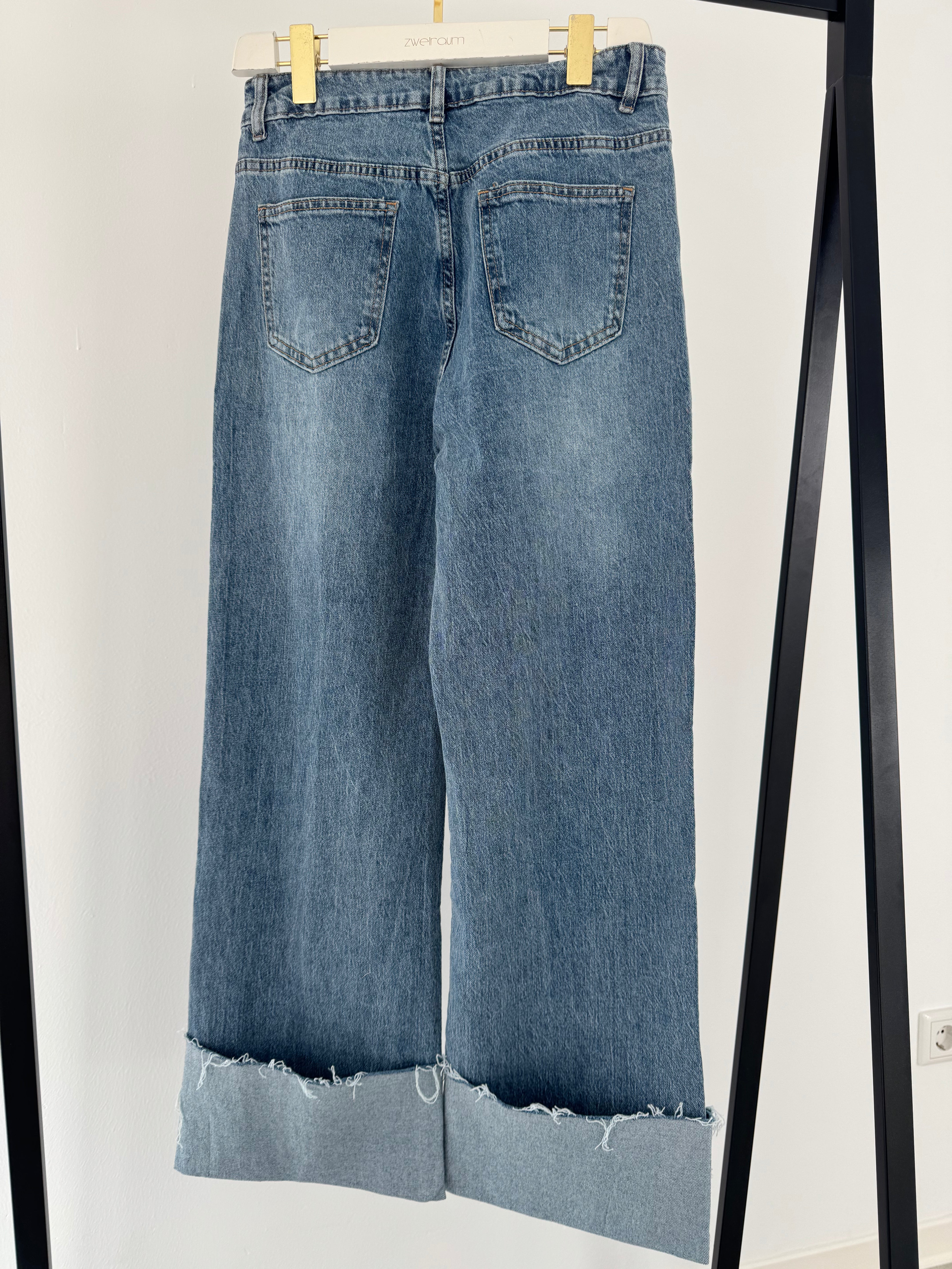 Loose Jeans mit Umschlag