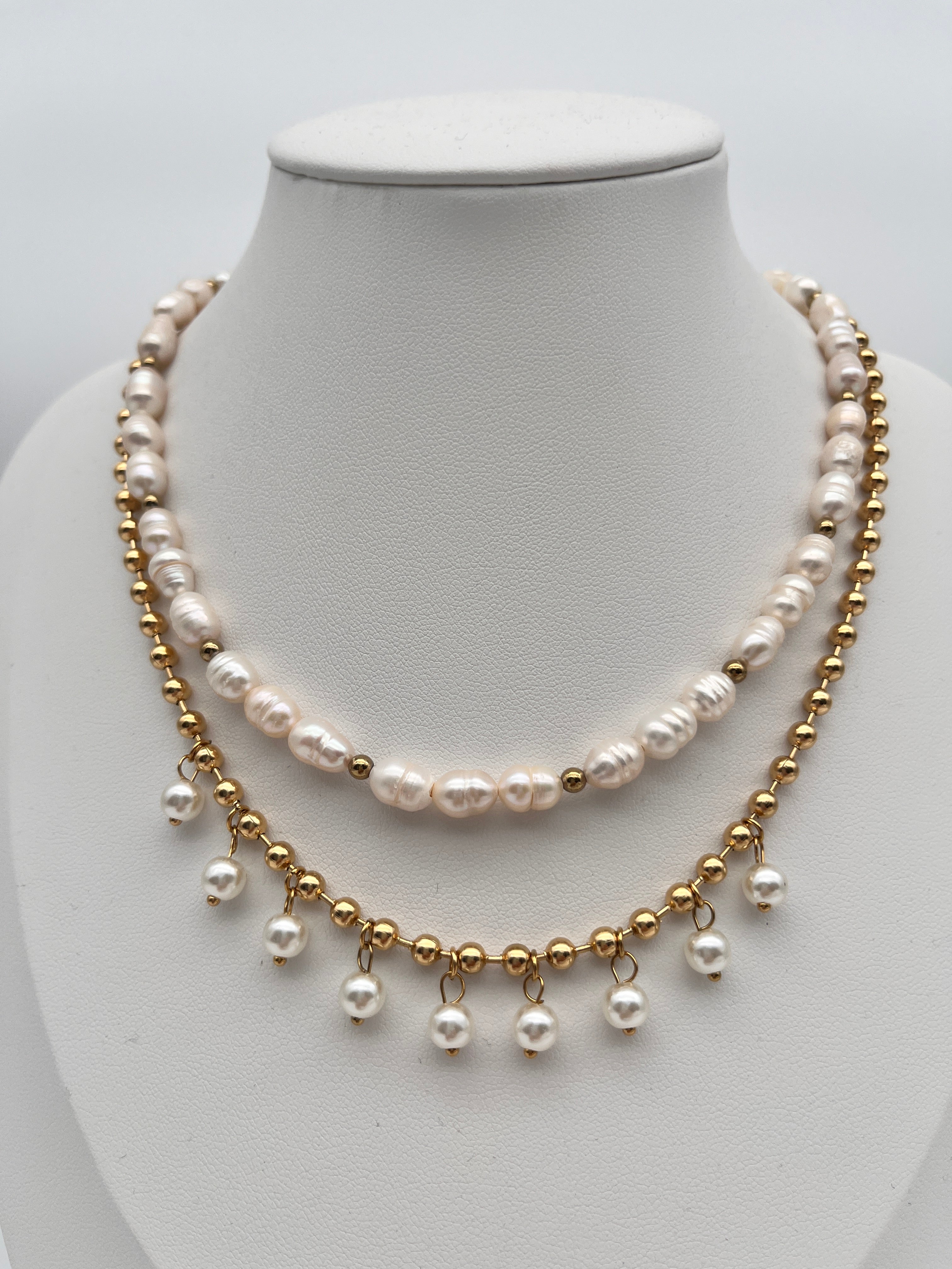 Kette Hanging Pearls